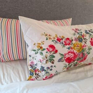 CATH KIDSTON King Portobello Meadow 2 Shams Pillowcases